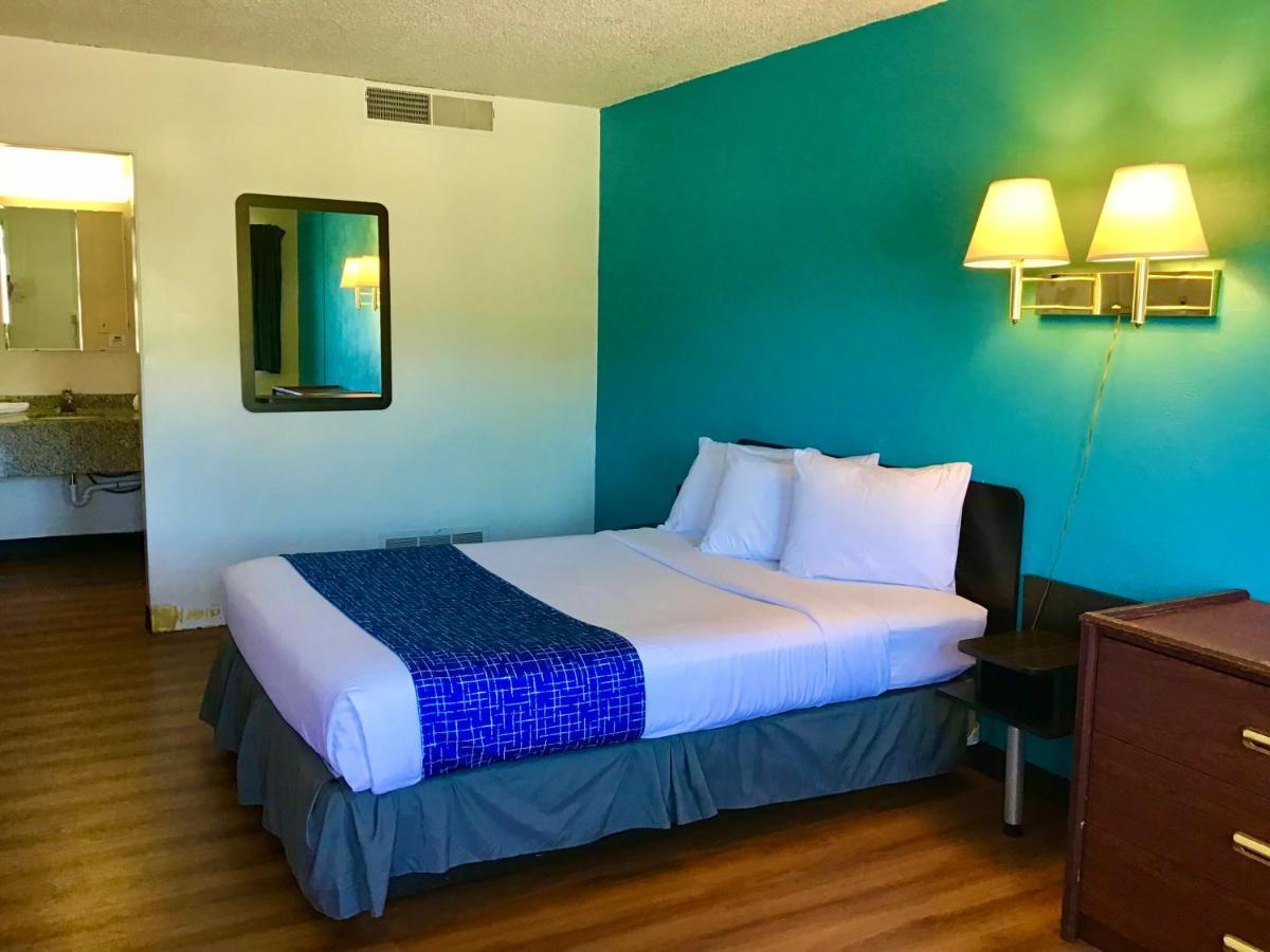 Travelodge Inn & Suites By Wyndham Missoula University Park Esterno foto