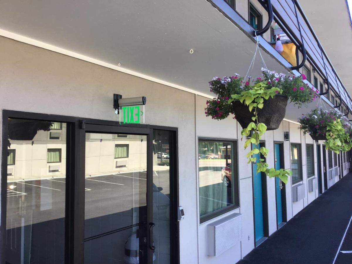 Travelodge Inn & Suites By Wyndham Missoula University Park Esterno foto